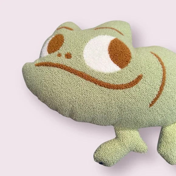 NWT Disney Target Pillowfort Rapunzel Pascal Decorative Pillow Plush - Picture 2 of 9